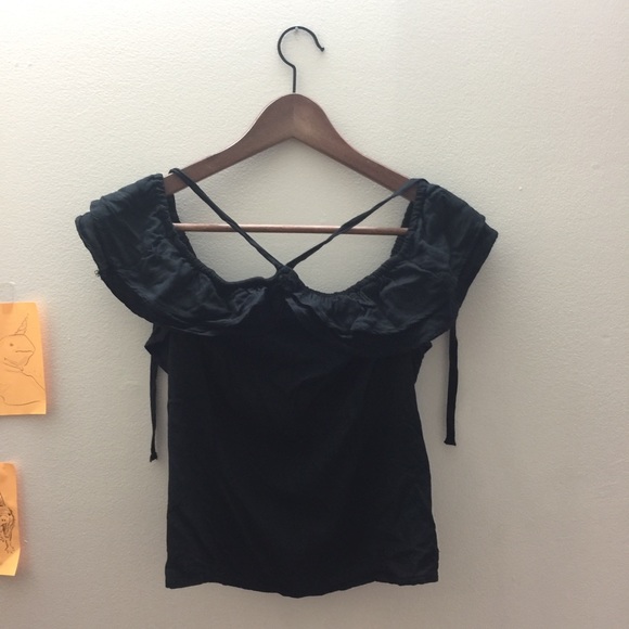 Hollister Off The Shoulder Halter Crop Top - Picture 2 of 4